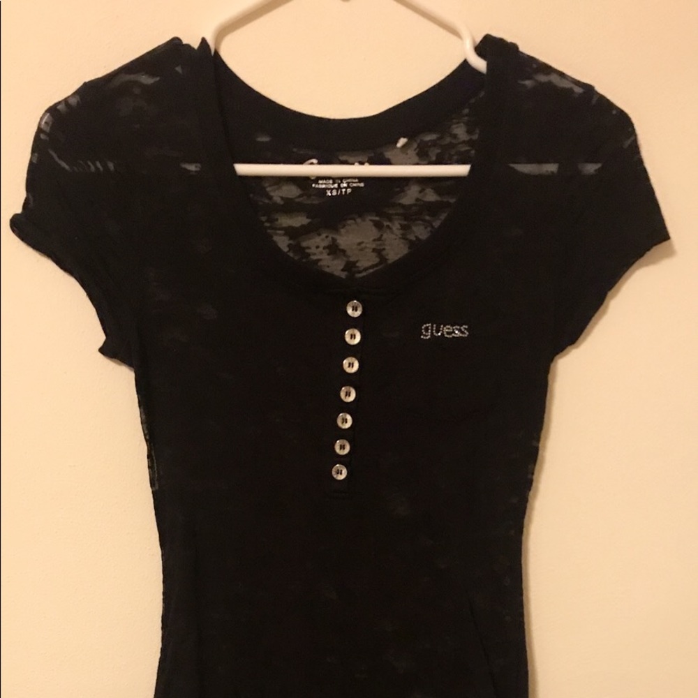 Black Guess t-shirt